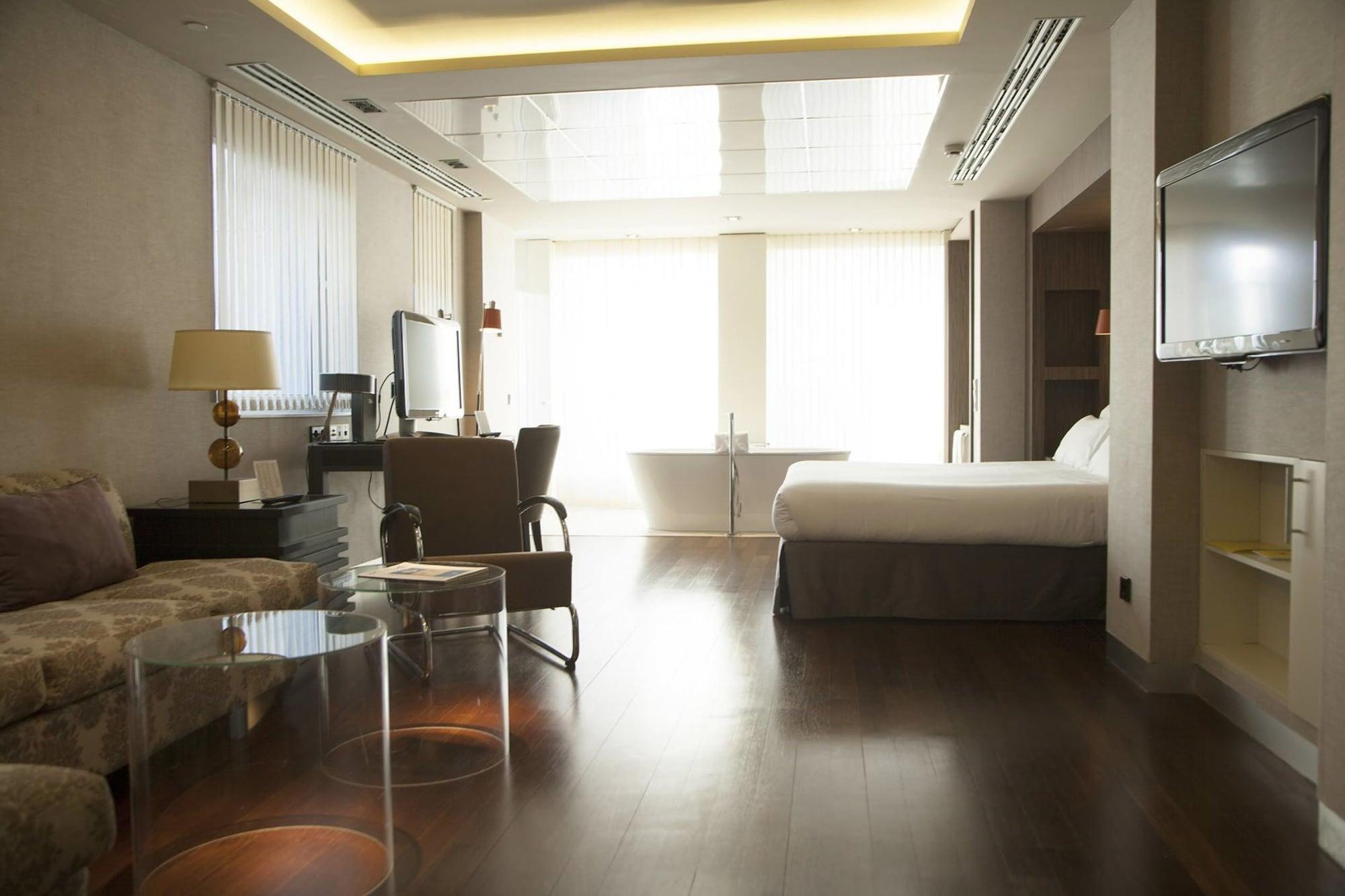 Hotel Alfonso Zaragoza Bagian luar foto