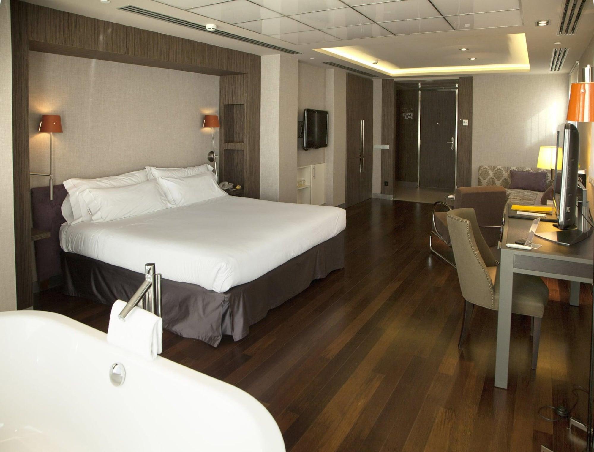 Hotel Alfonso Zaragoza Bagian luar foto