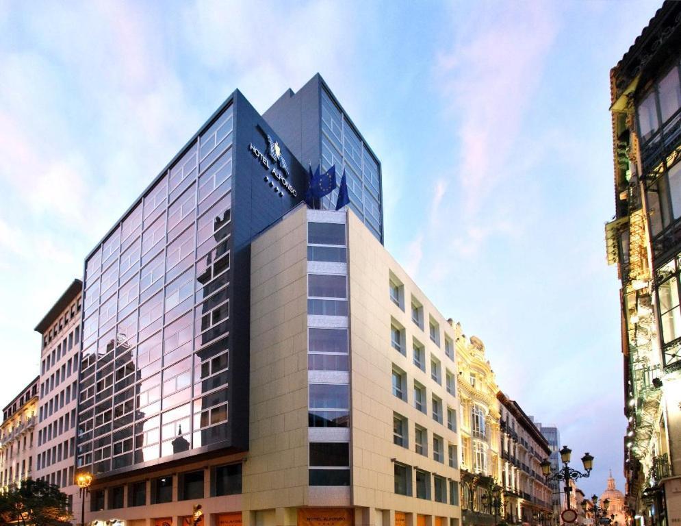 Hotel Alfonso Zaragoza Bagian luar foto
